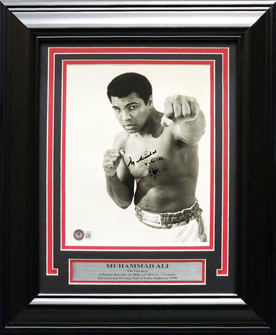 Muhammad Ali Autographed Framed 8x10 Photo "4/26/1994" Beckett BAS #AC56419