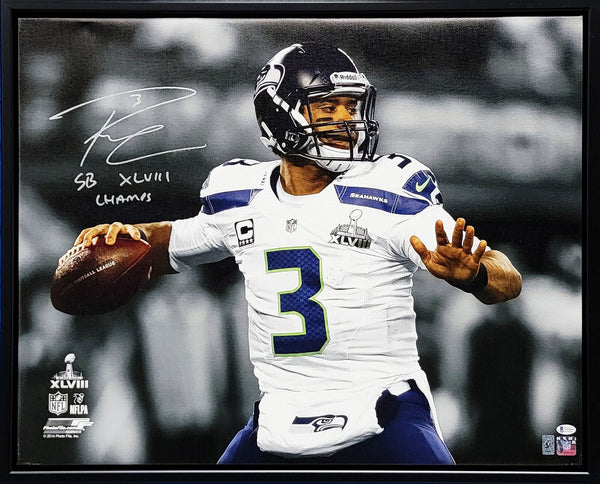 Russell Wilson Auto Framed Canvas Photo Seahawks SB Champs Beckett WE98403