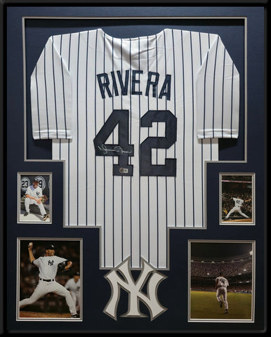 FRAMED N.Y. YANKEES MARIANO RIVERA AUTOGRAPHED SIGNED INSC JERSEY BECKETT HOLO