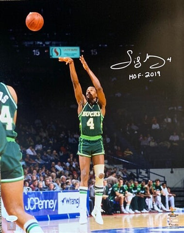 MIlw. Bucks SIDNEY MONCRIEF Signed 16x20 Photo #10 AUTO w/ "HOF 2019" - JSA