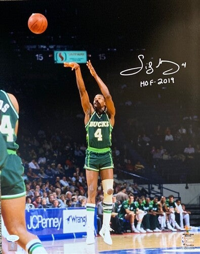 MIlw. Bucks SIDNEY MONCRIEF Signed 16x20 Photo #10 AUTO w/ "HOF 2019" - JSA