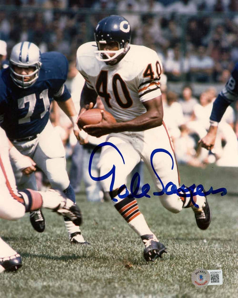 Gale Sayers Autographed/Signed Chicago Bears 8x10 Photo Beckett 51111