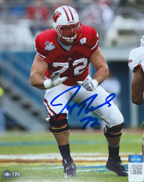 Badgers lineman JOE THOMAS Signed 8X10 Photo #4 AUTO - All American - Browns