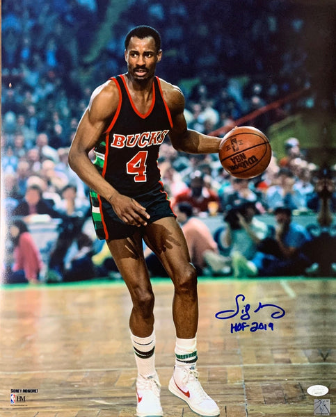 MIlw. Bucks SIDNEY MONCRIEF Signed 16x20 Photo #4 AUTO w/ HOF 2019 - JSA