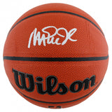 Magic Johnson Signed NBA Wilson Basketball (Beckett) Los Angeles Lakers Guard