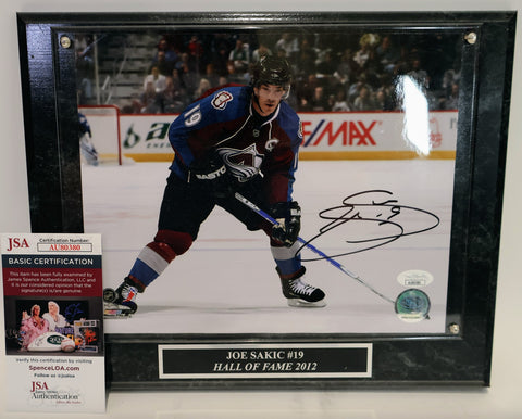 Joe Sakic Autographed Colorado Avalanche 8x10 Burgundy Jersey Photo with Plaque