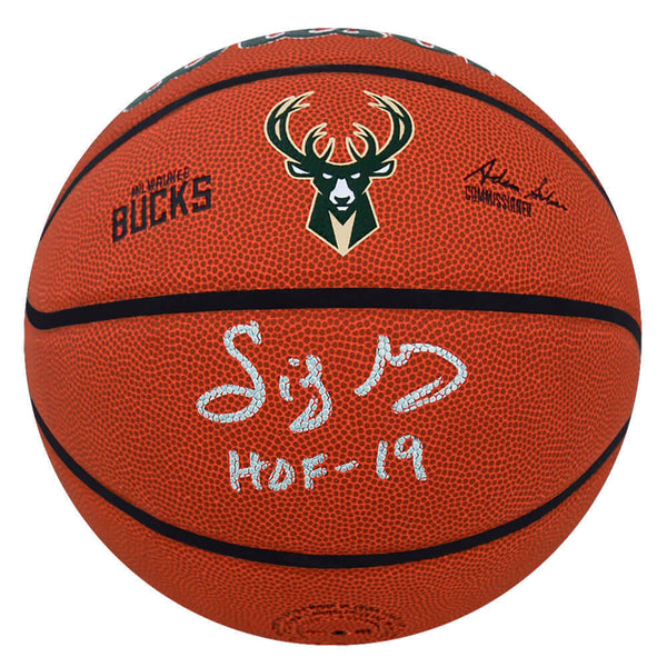 Sidney Moncrief Signed Bucks Logo Wilson NBA Basketball w/HOF'19 -(SCHWARTZ COA)