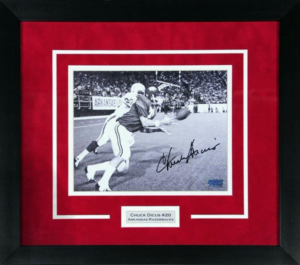 CHUCK DICUS SIGNED ARKANSAS RAZORBACKS 8x10 FRAMED PHOTO COA