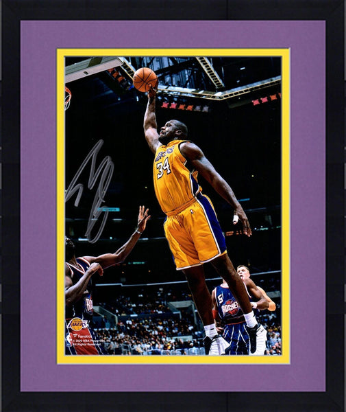 Framed Shaquille O'Neal Los Angeles Lakers Signed 8" x 10" Dunk vs Rockets Photo