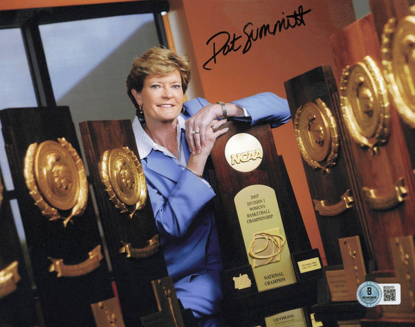 Pat Summit Autographed 8x10 Photo Tennessee Volunteers Beckett BAS QR #BS30151