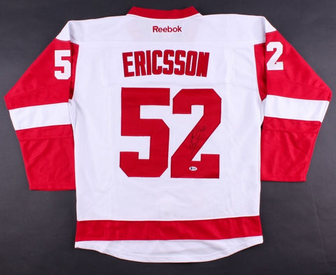 Jonathan Ericsson Signed Redwings Jersey (Beckett) 14 Year Detroit Defenseman