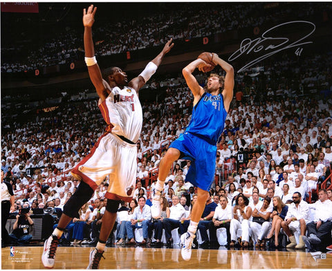 Dirk Nowitzki Dallas Mavericks Autographed 16" x 20" Shot vs. Kings Photograph