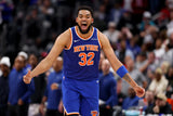 Karl-Anthony Towns Signed New York Knicks Nike Jersey (Beckett) 2015 #1 Draft Pk