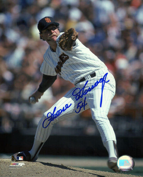 Goose Gossage Signed San Diego Padres Pitching 8x10 Photo - (SCHWARTZ COA)