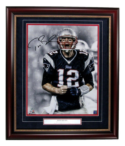 Tom Brady Autographed 16x20 Photo New England Patriots Framed Fanatics 177227