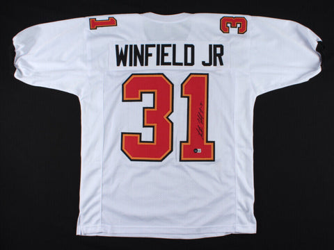 Antoine Winfield Jr Signed Buccaneers Jersey (Beckett QR) Tampa Bay 2020 #2 Pick