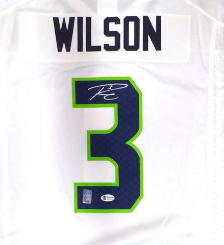 Seahawks Russell Wilson Autographed White Nike Jersey Size L Beckett QR #WE98450