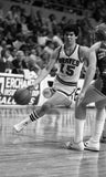 Ernie DiGregorio Signed Buffalo Braves Jersey (Beckett) 1974 NBA Rookie o/t Year