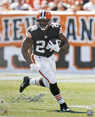 Nick Chubb Autographed/Signed Cleveland Browns 16x20 Photo Beckett 40623