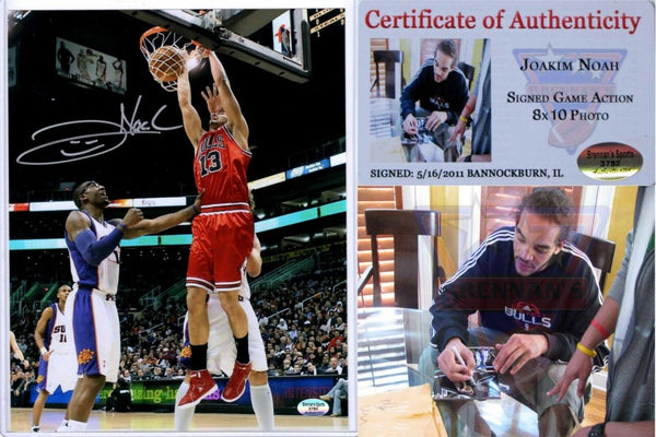 Joakim Noah Chicago Bulls SIGNED 8x10 Dunk Photo