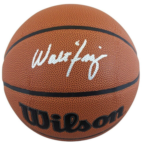 Walt Frazier Signed Wilson NBA Basketball (Beckett) 2xNBA Champion / 1970 & 1973
