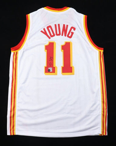 Trae Young Signed Atlanta Hawks White Jersey (Beckett) #5 Overall Pck 2018 Draft