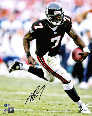 MICHAEL VICK AUTOGRAPHED 16X20 PHOTO ATLANTA FALCONS BECKETT BAS WITNESS 243625