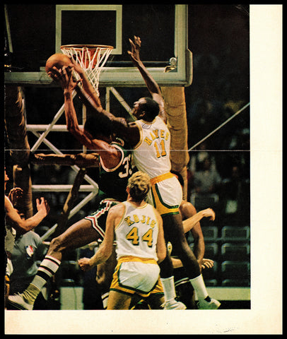 Elvin Hayes Autographed Signed 10x13 Magazine Photo Houston Rockets SKU #237787