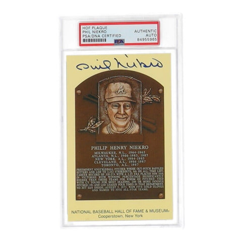 Phil Niekro Atlanta Braves Signed Gold HOF Postcard (PSA Encap.) 1997 Inductee