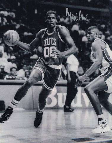 Robert Parish Autographed Signed 8x10 Photo Boston Celtics SKU #244783