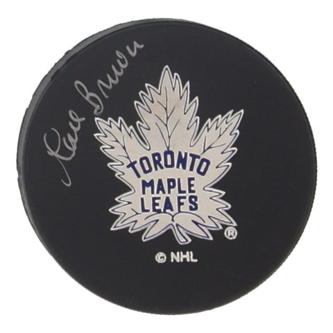 Carl Brewer Signed Toronto Maple Leafs Logo Puck (Beckett) 3xStanley Cup Champ
