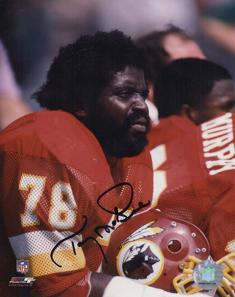 Tony McGee Signed Washington Football Team On Bench 8x10 Photo - (SCHWARTZ COA)