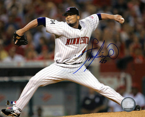 Francico Liriano Signed Minnesota Twins Pitching 8x10 Photo - (SCHWARTZ COA)