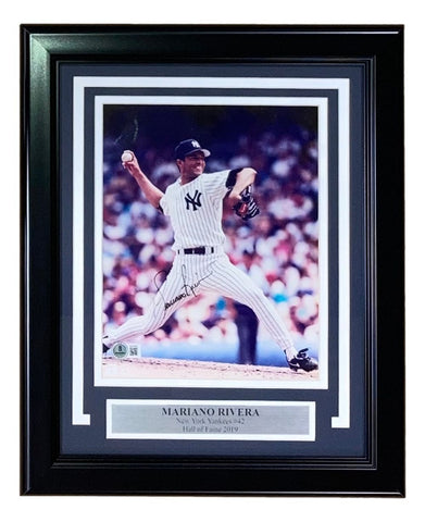 Mariano Rivera Signed Framed 8x10 New York Yankees Photo BAS