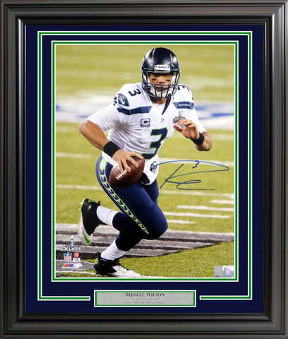 RUSSELL WILSON AUTOGRAPHED FRAMED 16X20 PHOTO SEAHAWKS SUPER BOWL RW 200374