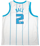 HORNETS LAMELO BALL AUTOGRAPHED WHITE NIKE SWINGMAN JERSEY XXL BECKETT 209488
