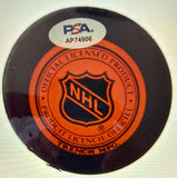 Gordie Howe Signed Detroit Red Wings Logo Puck (PSA) 23xNHL All Star / Died 2016