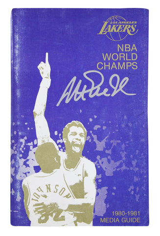 Lakers Magic Johnson Signed 1980-1981 Media Guide BAS Witnessed #3W387380