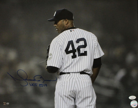 Mariano Rivera Autographed New York Yankees 16x20 Photo HOF JSA 33703