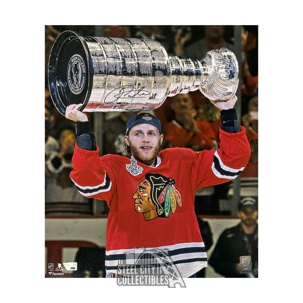 Patrick Kane Autographed Chicago Stanley Cup 16x20 Hockey Photo - Fanatics