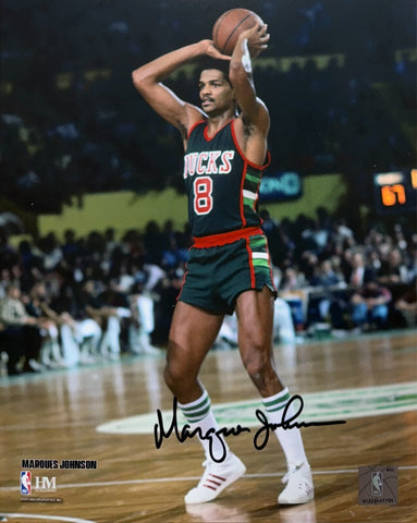 MARQUES JOHNSON - Milwaukee Bucks - Signed 8x10 Photo #3 AUTO