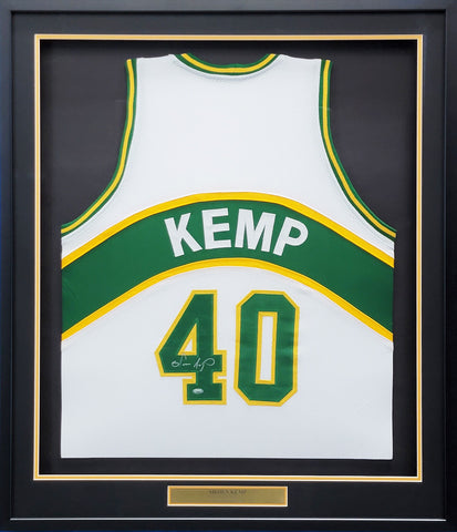 SEATTLE SUPERSONICS SHAWN KEMP AUTOGRAPHED FRAMED WHITE JERSEY MCS HOLO 206942