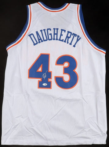 Brad Daugherty Signed Cleveland Cavaliers Jersey (JSA) 1986 #1 Overall Draft Pck