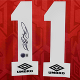 Ryan Giggs Signed Manchester United Home Soccer Jersey #11 with Beckett Witness