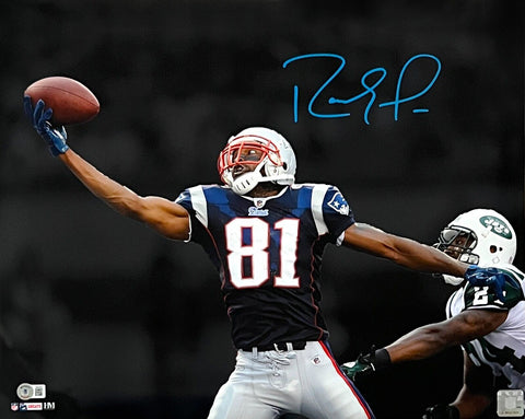 Randy Moss New England Patriots Signed One Handed Catch Spotlight 16x20 BAS