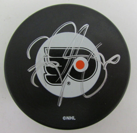 R.J. Umberger Philadelphia Flyers Autographed/Signed Flyers Logo Puck 140398