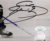 Joe Sakic Autographed Colorado Avalanche 8x10 Burgundy Jersey Photo with Plaque