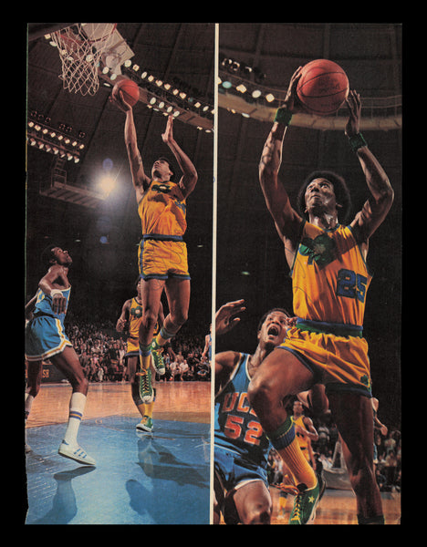 John Shumate & Gary Brokaw Autographed 8x11 Magazine Photo Notre Dame 238011