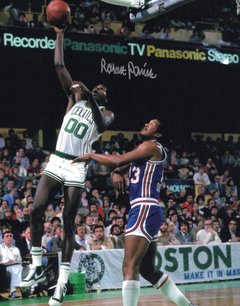 Robert Parish Autographed Signed 8x10 Photo Boston Celtics SKU #244785
