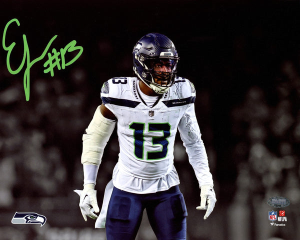 ERNEST JONES IV AUTOGRAPHED 8X10 PHOTO SEATTLE SEAHAWKS MCS HOLO STOCK #242560
